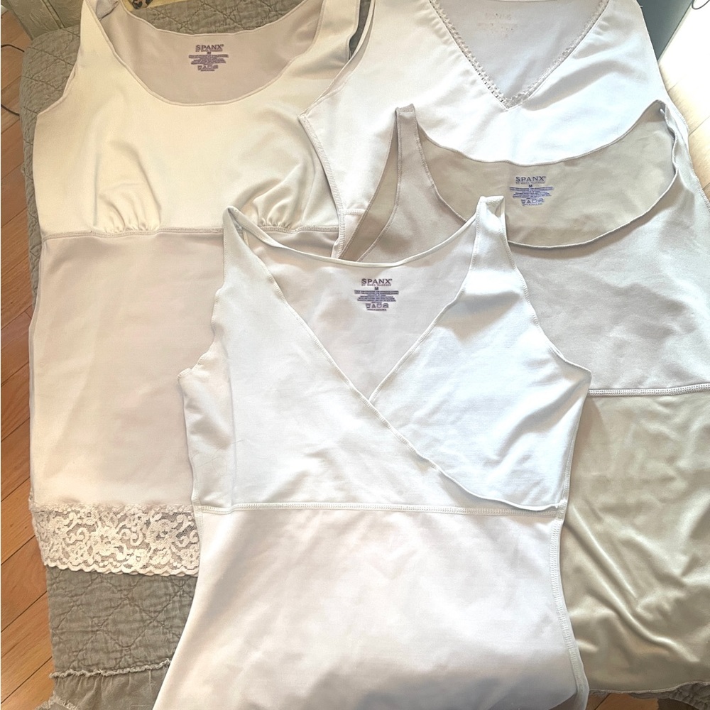 Lot of 4 SPANX tops- sz M EUC